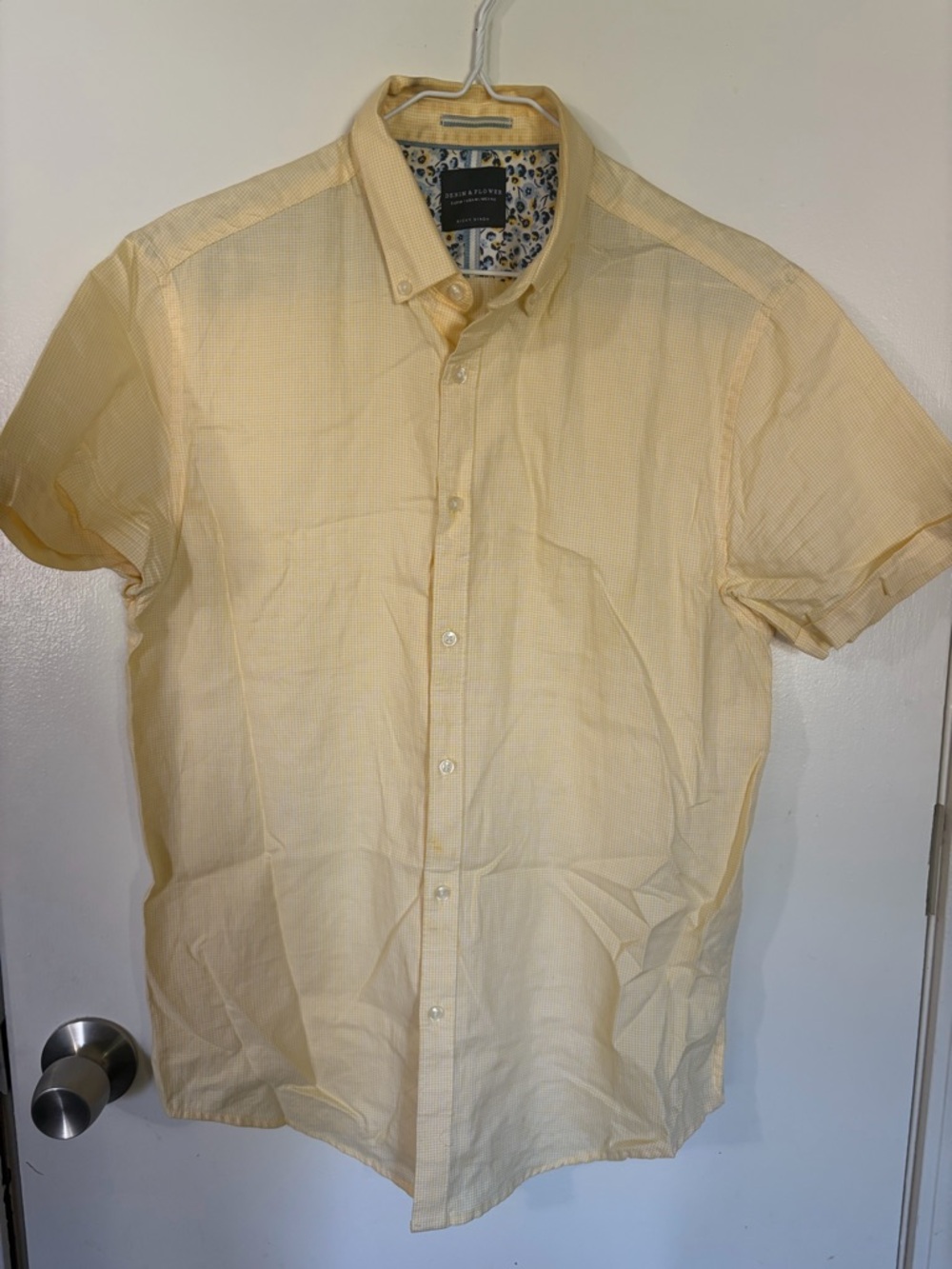 Men’s Medium Denim & Flower Short-Sleeve Button-Up Shirt - Light Yellow Tote1